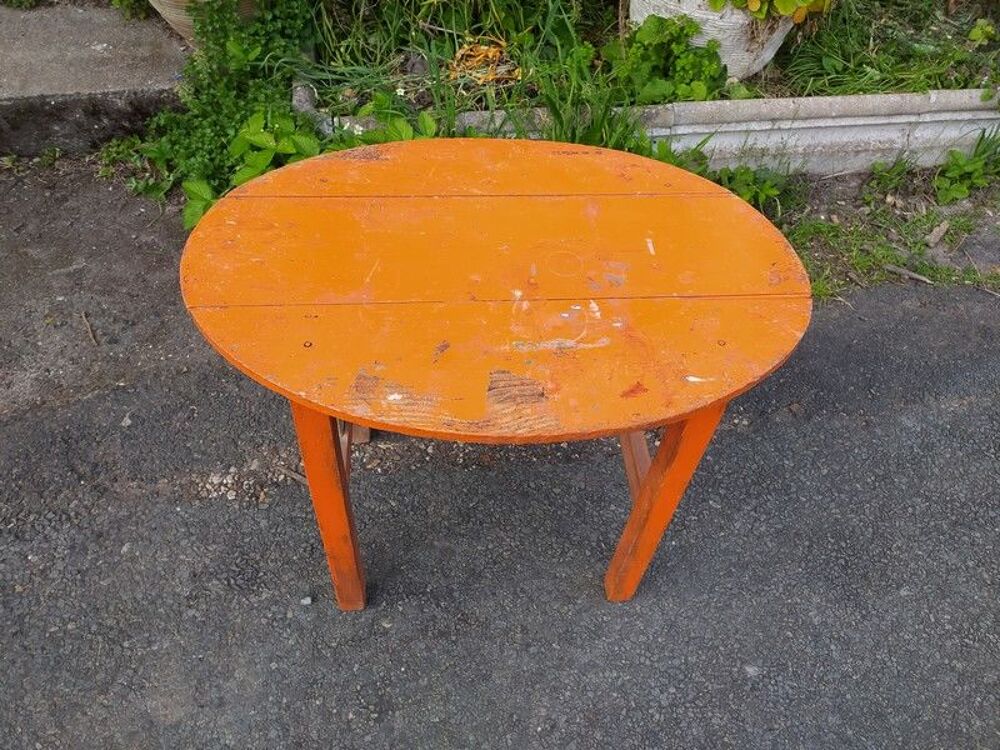 Petite Table en Bois Ovale Meubles