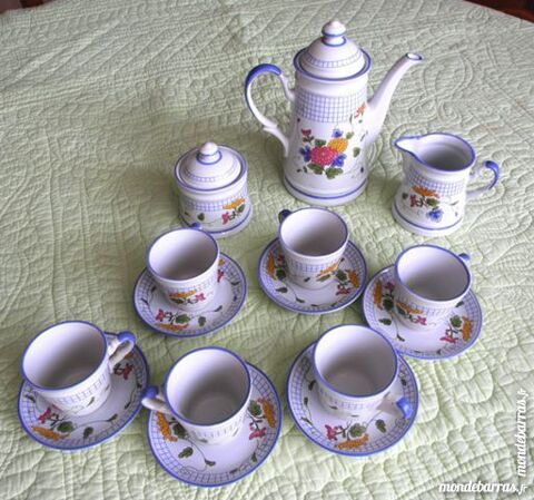 Petit service � caf� 25 Lagny-sur-Marne (77)