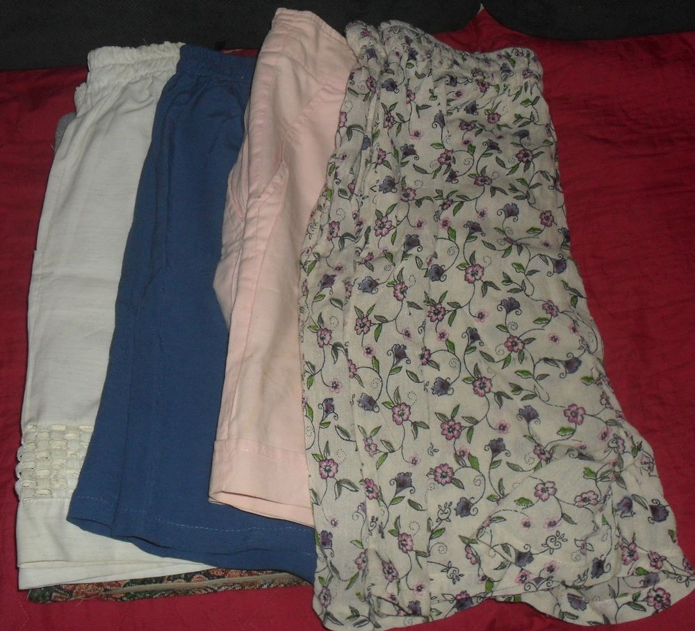 Lot de 4 shorts femme taille 3 Vtements