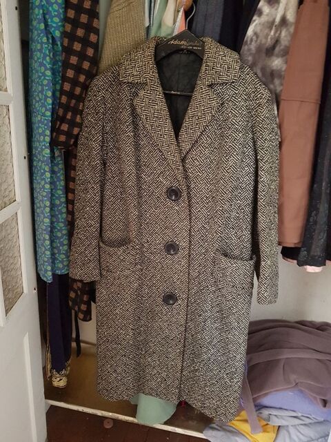 Manteau blanc et noir en laine  forme gomtrique, vintage 10 Mouxy (73)
