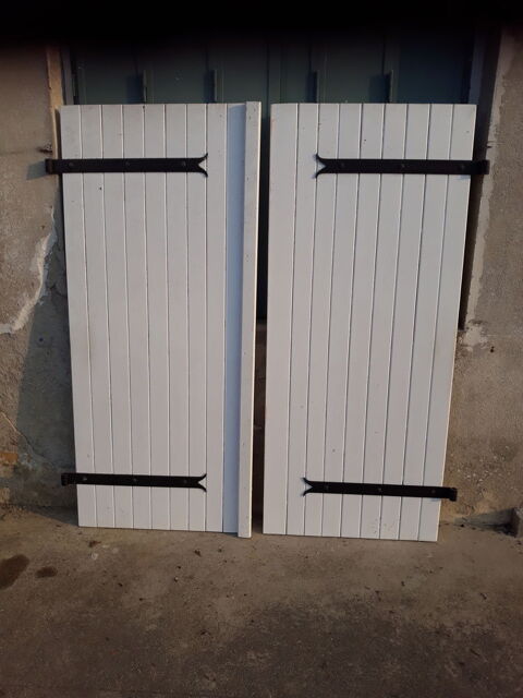 3 paires de volets battants 40 Madiran (65)