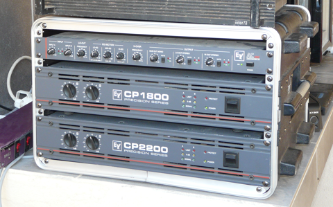 2 amplificateurs Electro-Voice + fly 1500 Toulon (83)