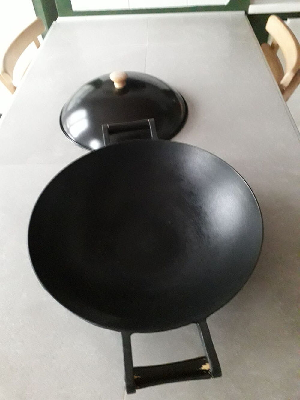 Wok en fonte, compatible tous feux Electroménager