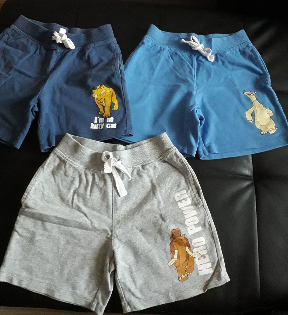 Short 6 ans comme neuf tr&egrave;s peu port&eacute; l'age de glace Vêtements enfants
