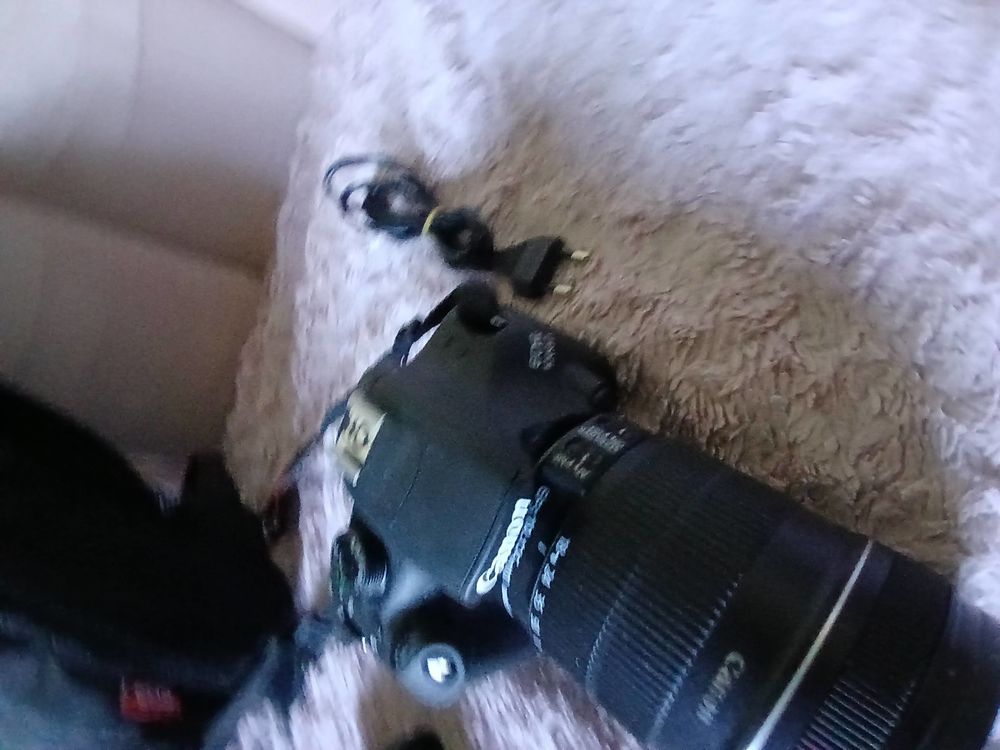 ? Canon EOS 1200D + objectif 18-135mm Photos/Video/TV