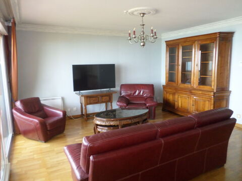 Grand canap� cuir 3 PLACES,
Dimensions : 2 m 20 sur 1 m 0 �vian-les-Bains (74)