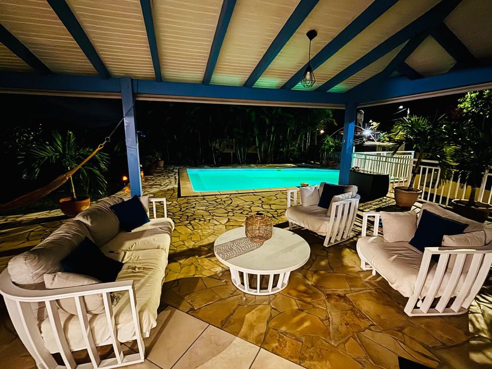 Vente Villa Villa d'architecte composée d'un T5 et d'un T2, piscine, terrain 928m2 vue mer Les trois-Îlets