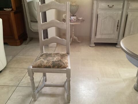 6 CHAISES en chne massif 120 Le Bignon (44)