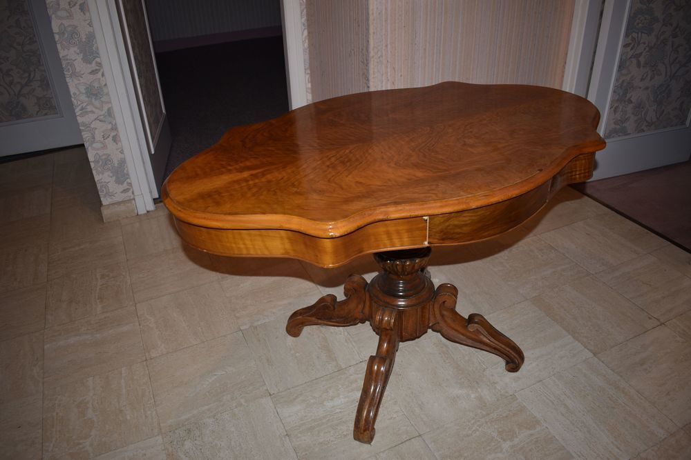 Table gu&eacute;ridon violon Meubles