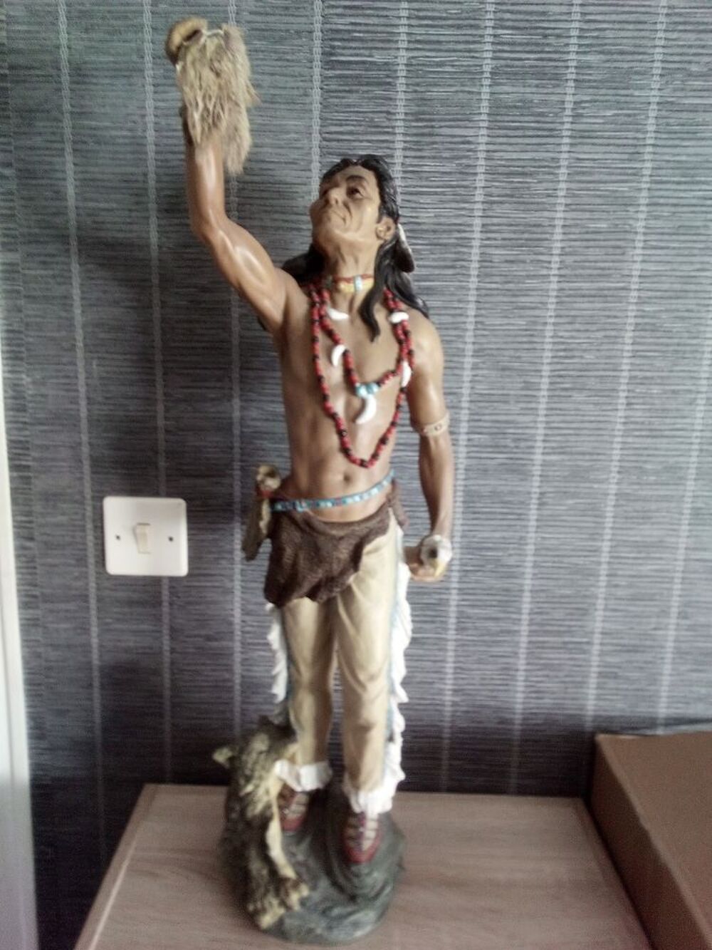 2 Grandes statues am&eacute;rindiens indiens avec f&ecirc;lures Décoration