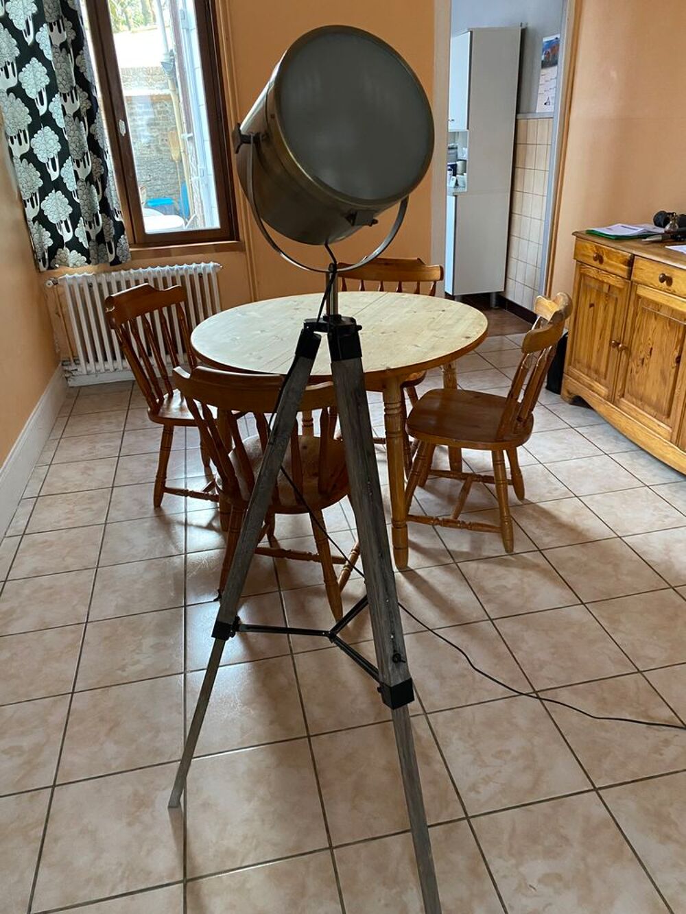 Lampadaire de salon avec pied en acier Décoration