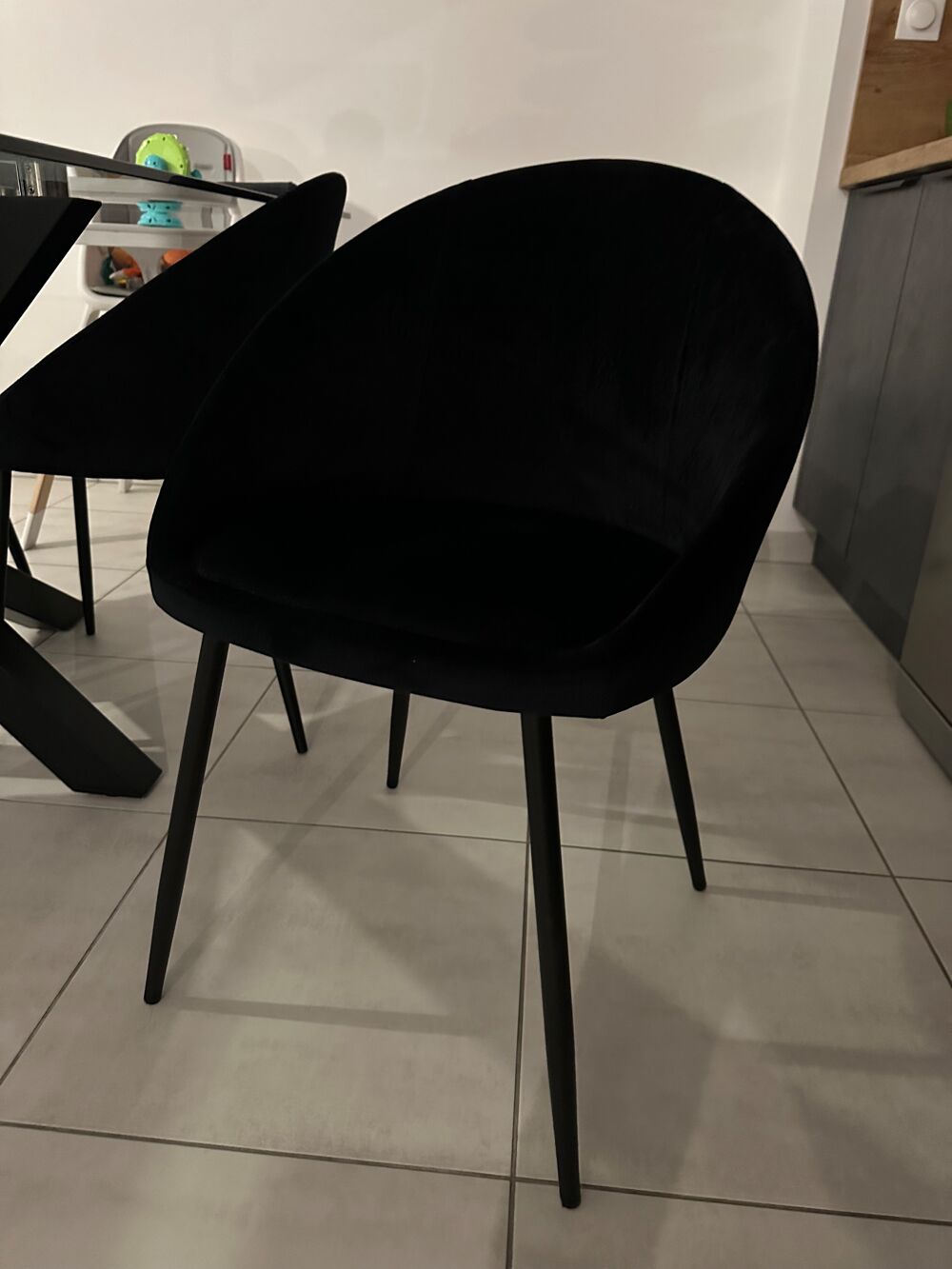 Lot 4 chaises en velours Meubles
