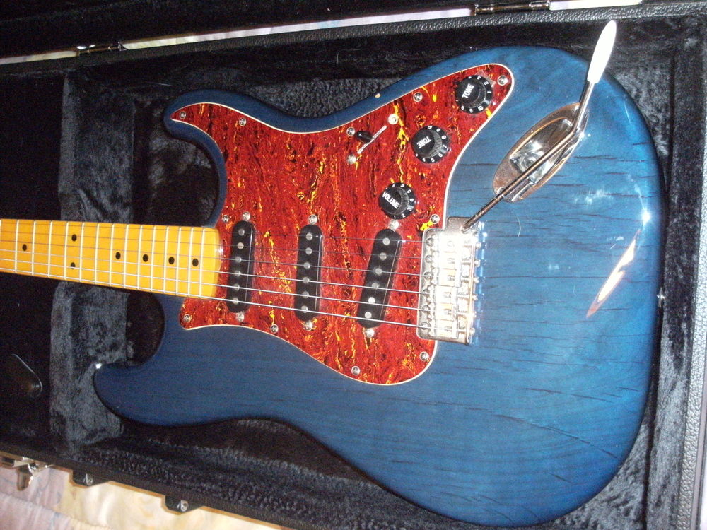 GUITARE ELECTRIQUE JM FOREST STRAT Instruments de musique