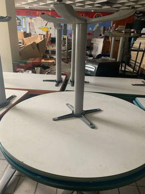 LOT DE 2 tables rondes turquoise 12 Saint-Ouen (93)