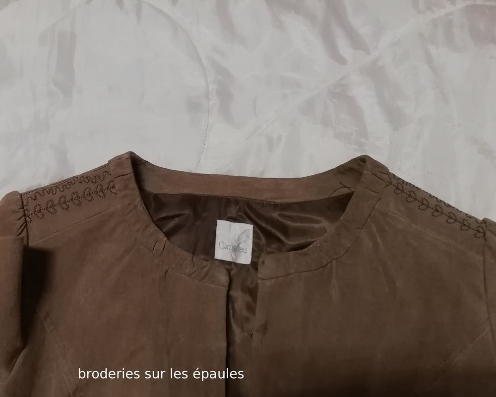 veste daim brod&eacute;e Vêtements