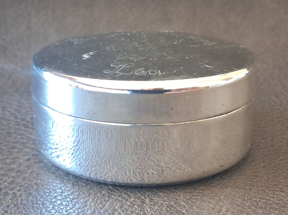 Bo&icirc;te en m&eacute;tal pour dent de lait avec pr&eacute;nom L&eacute;a Décoration