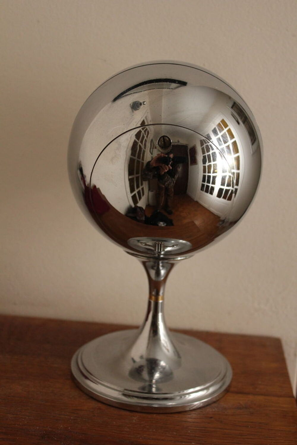 R&eacute;veil SILICON CLOCK Tokyo 1970 Space Age pied tulipe 