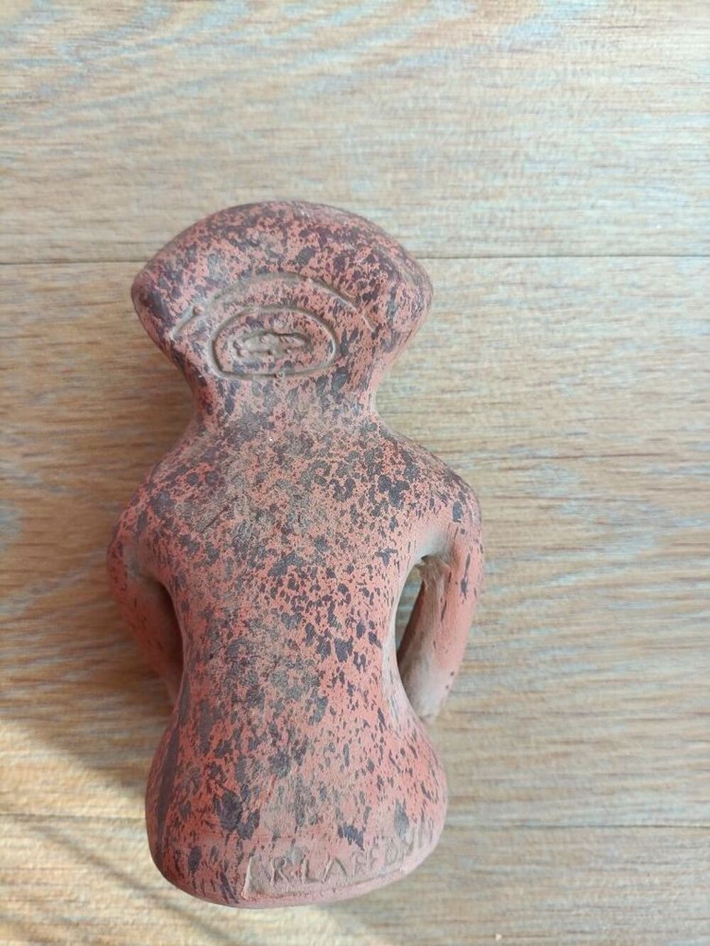 statuette en terre cuite sign&eacute;e R, LAFFOND 