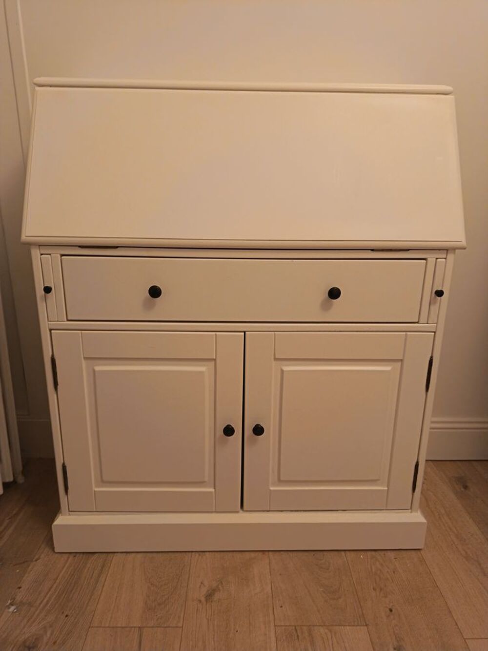Bureau secr&eacute;taire blanc - tr&egrave;s bon &eacute;tat -nombreux rangements Meubles