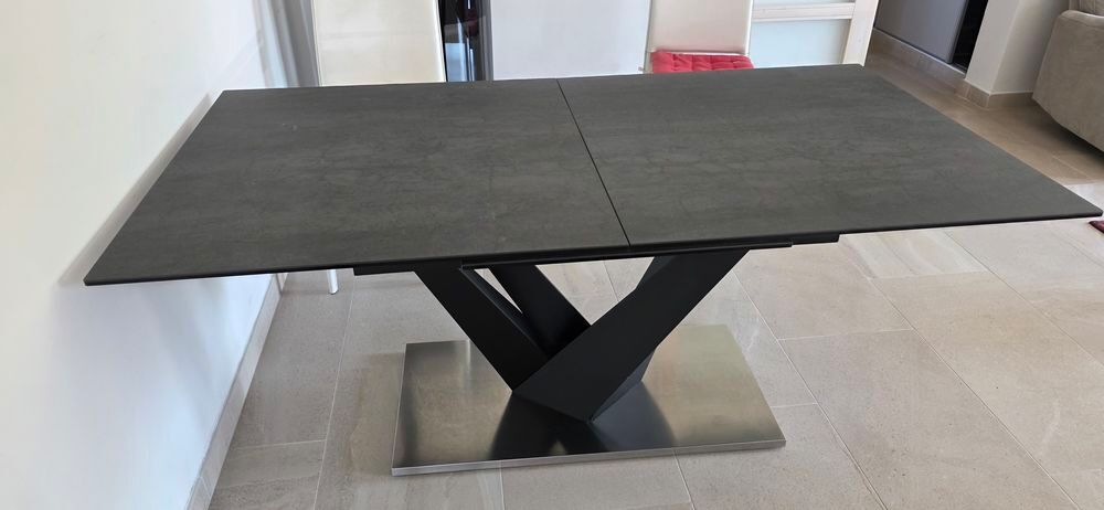 Table contemporaine 10 convives Meubles