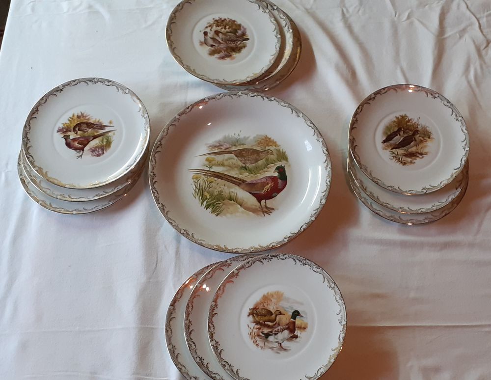 Tr&egrave;s beau service &agrave; vaisselle porcelaine &agrave; venir chercher Cuisine