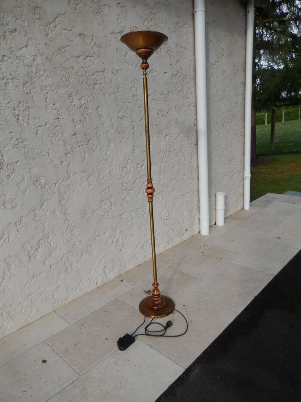 Lampadaire de salon sur pieds avec son ampoule &agrave; leed Meubles
