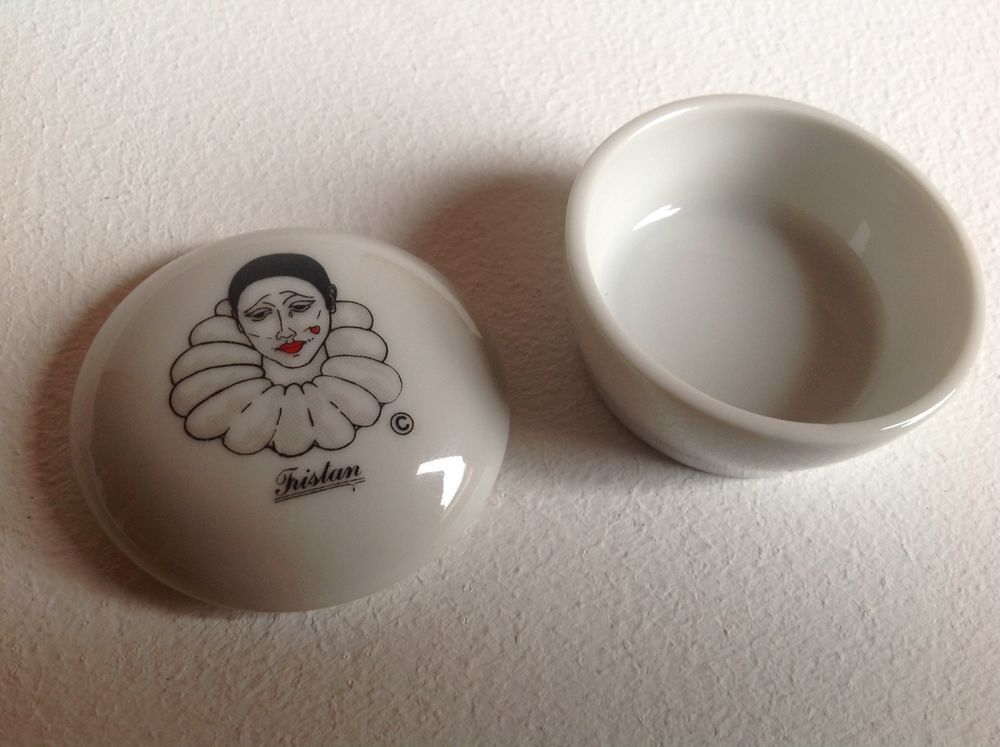 BOITE EN PORCELAINE CIRCULAIRE TRISTAN MOTIF DAT&Eacute;E Envoi Pos Décoration