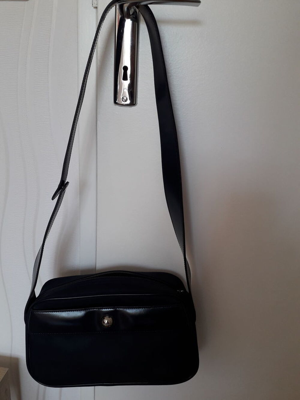 Sac LONGCHAMP bleu-marine. Maroquinerie