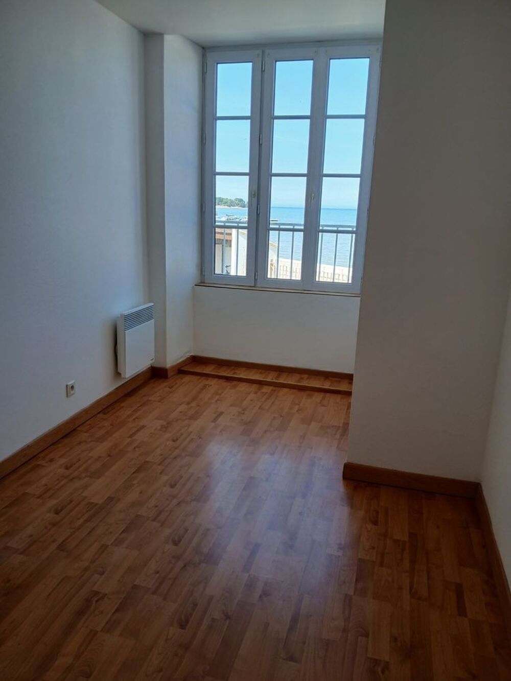 Location Appartement Ile de Ré, RARE, F4 vues/mer avec terrasse 48m2 . Rivedoux-plage