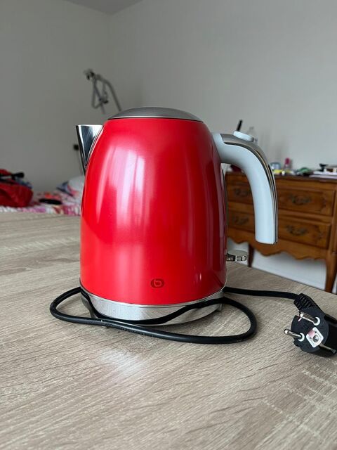 Bouilloire sans fil Essentiel EBLK rouge - 1 litre. 25 Saint-Brieuc (22)