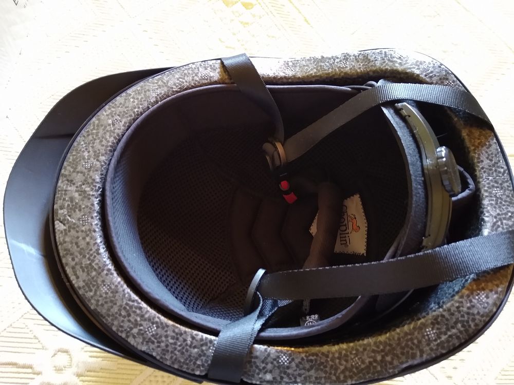 Casque et bottes &eacute;quitation enfant Sports