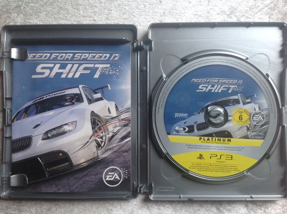 NEED FOR SPEED SHIFT JEU PS3 PLATINUM Envoi possible
Consoles et jeux vid�os