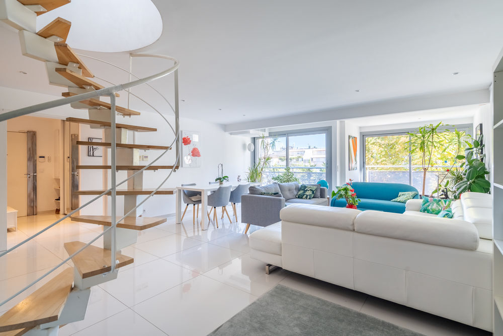 Vente Duplex/Triplex duplex avec grande terrasse, studio indépendant, 3 parkings Marseille 8