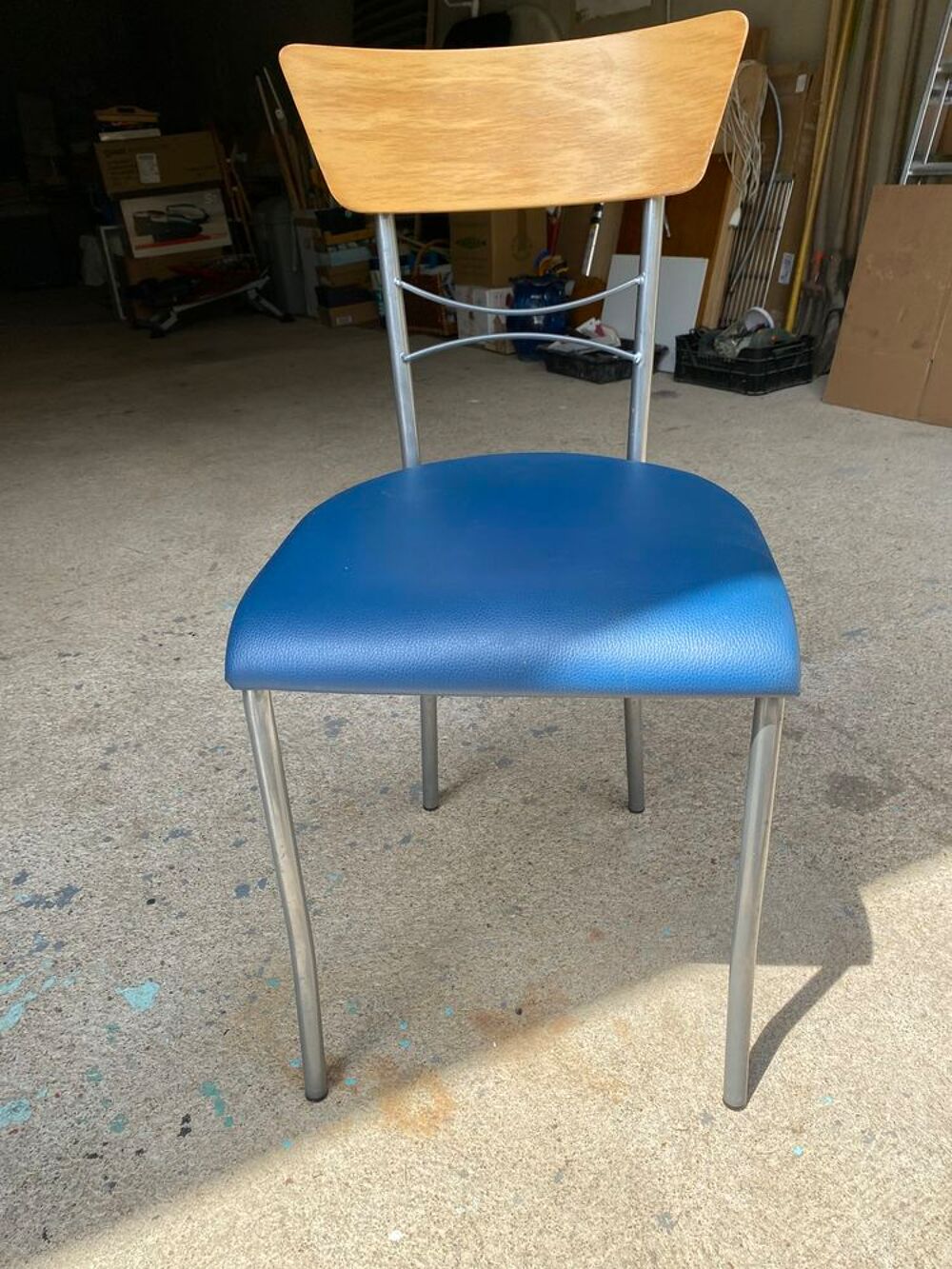 3 chaises de cuisine Meubles