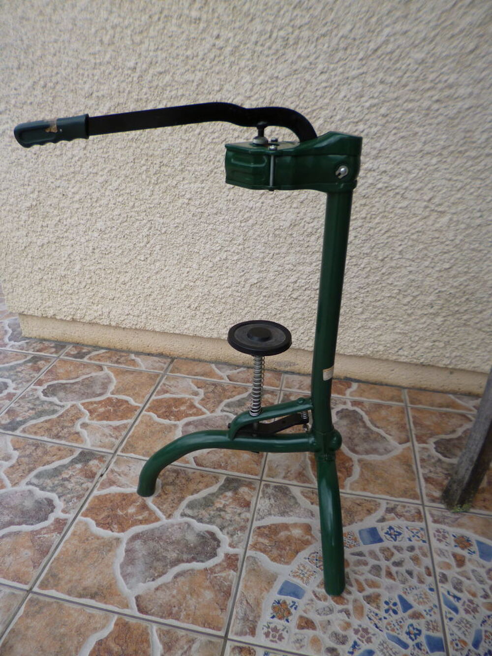 Appareil &agrave; boucher les bouteilles Bricolage
