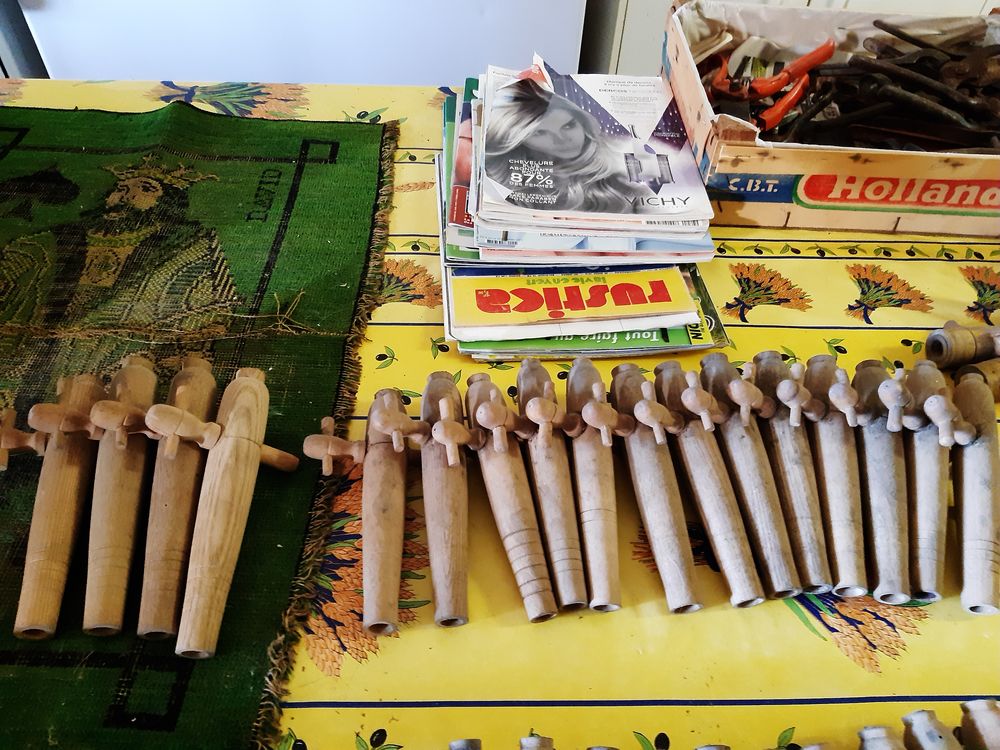 Lot de Robinets en Bois pour Tonneaux diff&eacute;rentes tailles. Décoration