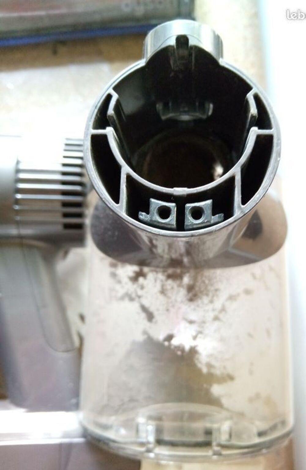 aspirateur Dyson DC62 : pi&egrave;ces d&eacute;tach&eacute;es Electroménager