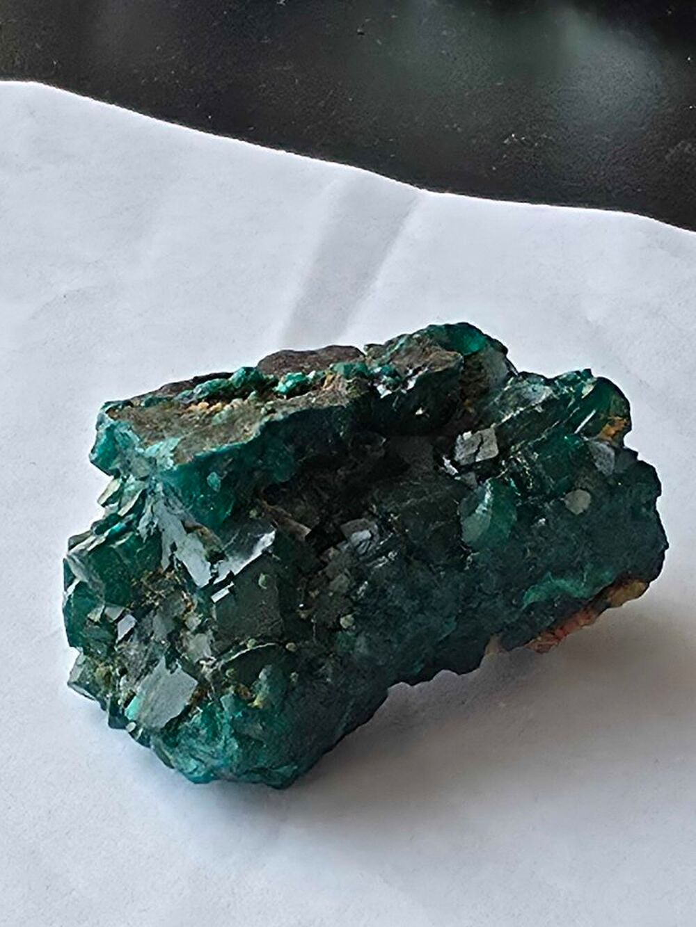 Min&eacute;ral d'exception : Dioptase brute sur sa roche matrice-RDC 