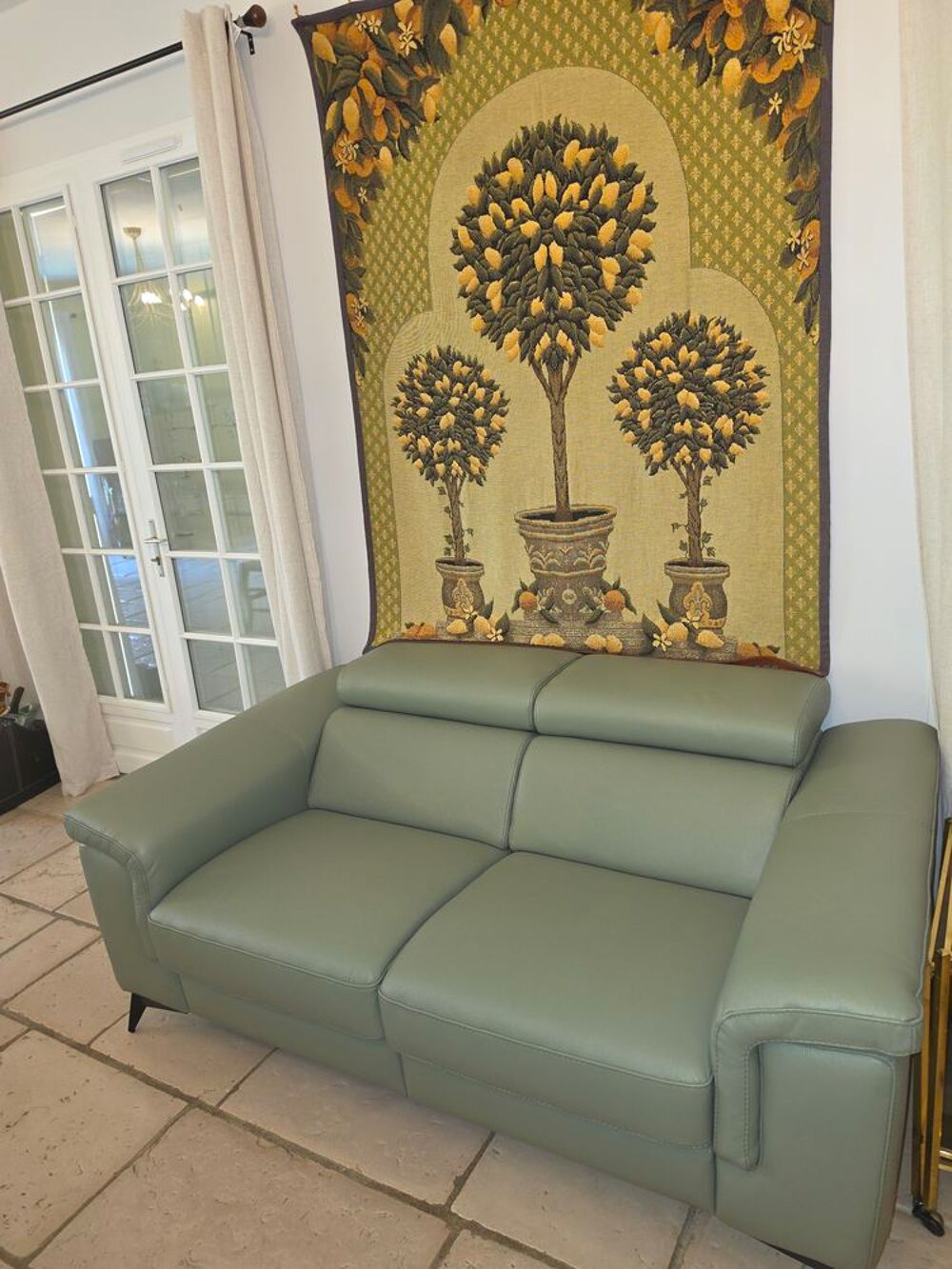 Canap&eacute; et fauteuil en cuir achet&eacute; neuf et jamais utilis&eacute; Décoration