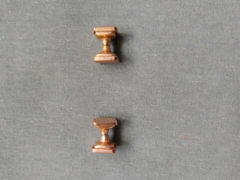 Paire boutons manchettes. 10 Montceau-les-Mines (71)