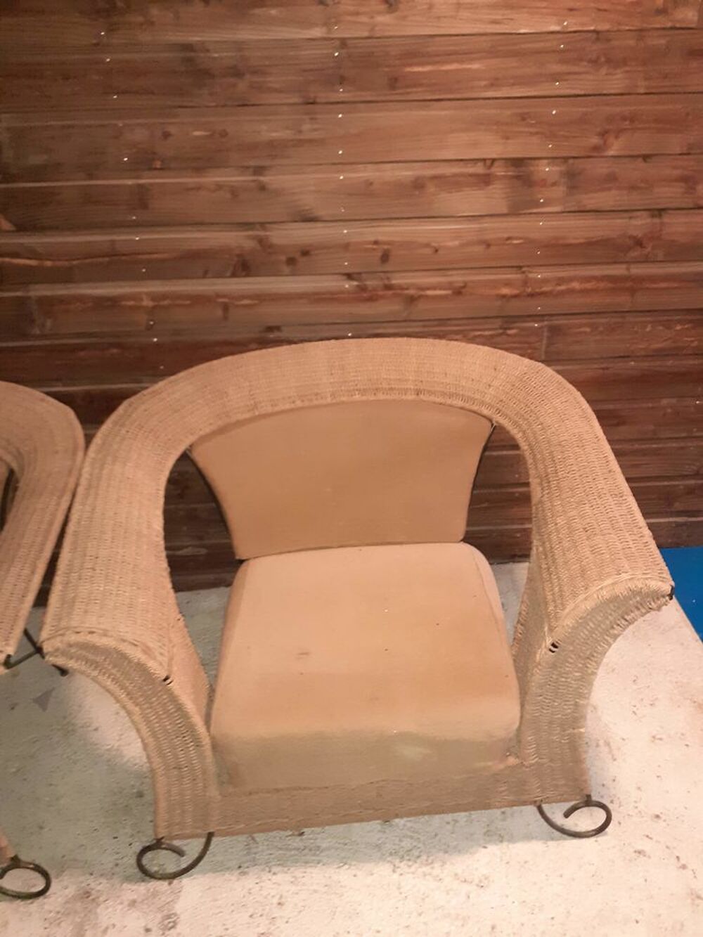 FAUTEUILS ET BANQUETTE Meubles