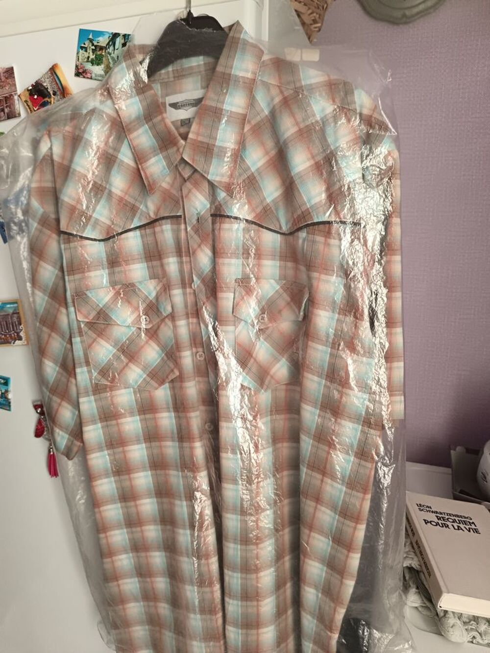 Divers v&ecirc;tements de country
Vêtements