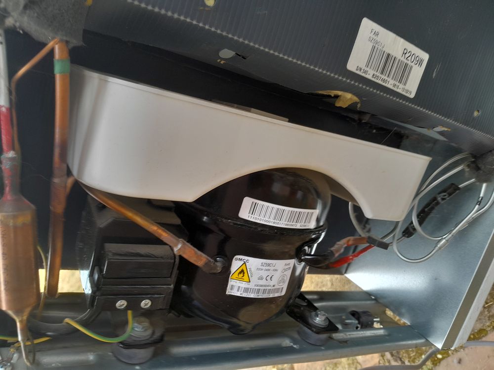 R&eacute;frig&eacute;rateur cong&eacute;lateur 210 litres Electroménager