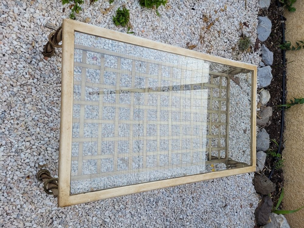 Table basse vitr&eacute;e Meubles