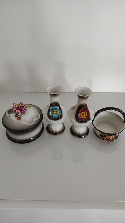 Ensemble de dcoration cramique. 10 Pantin (93)