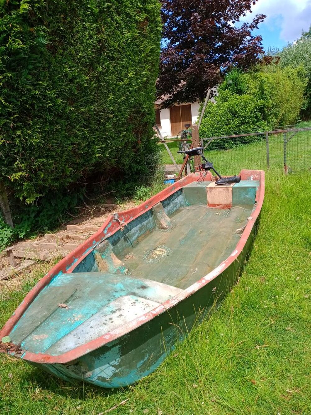 bateau de p&ecirc;che TABUR avec moteur &eacute;lectrique Sports