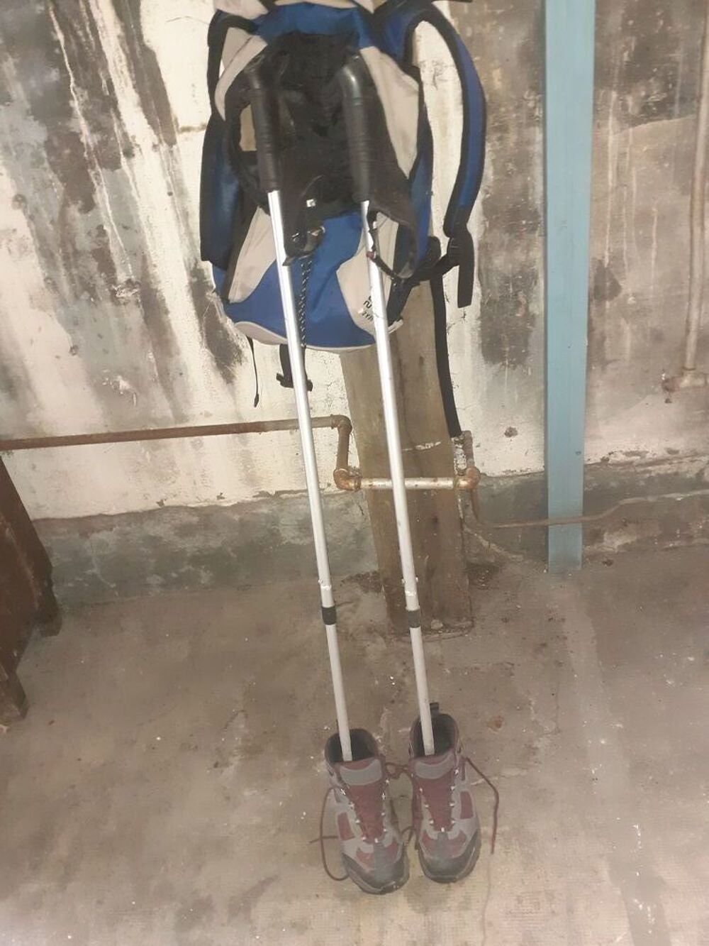 chaussures de marche + sac &agrave; dos Chaussures