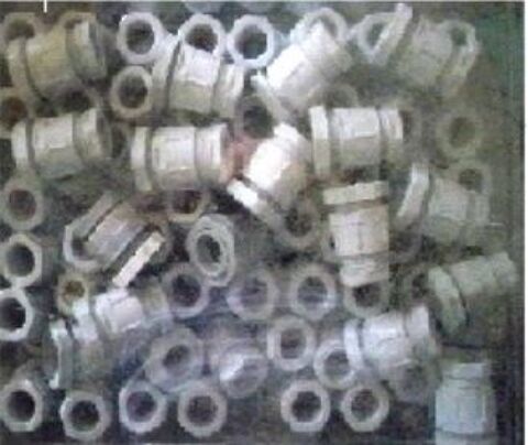 Presse toupe PVC PG 13  lot de 50
40 trchy (91)