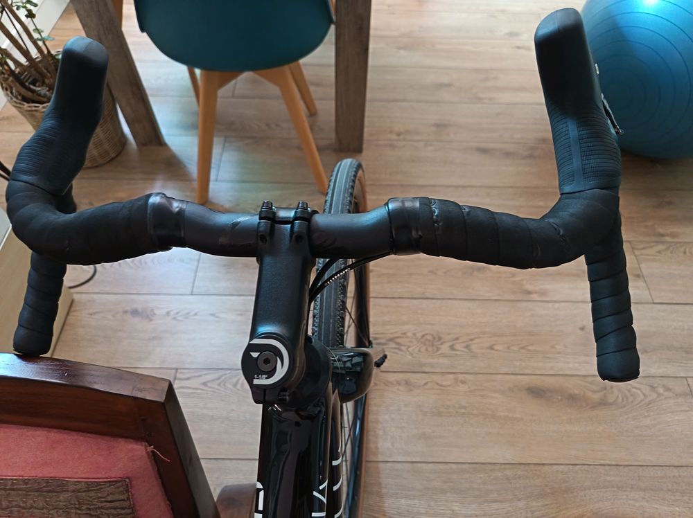 Gravel en carbone taille S Vélos