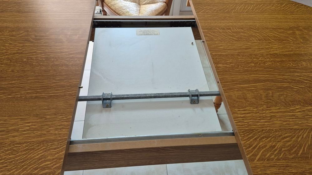 Table de cuisine + 4 chaises Meubles